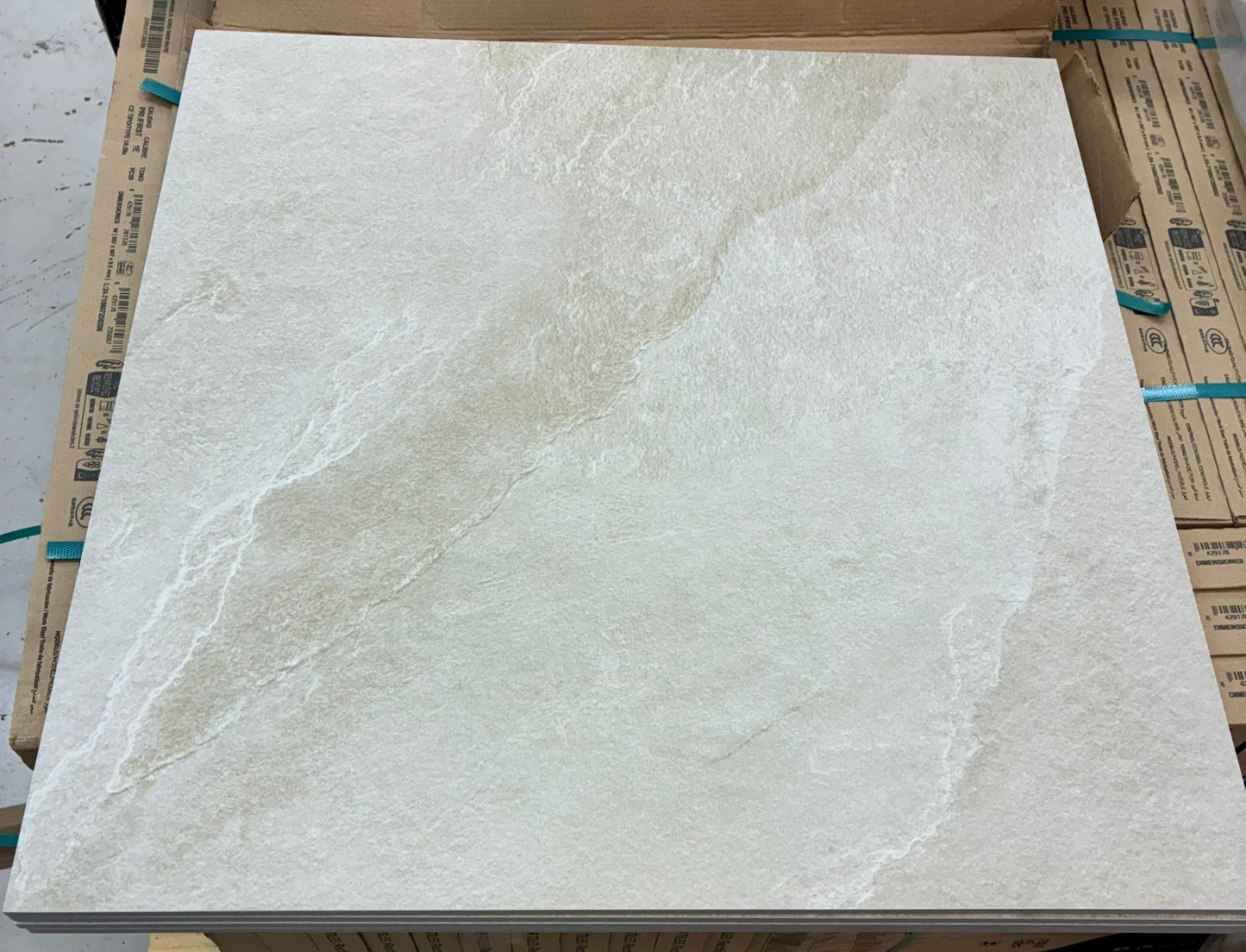 Aura Sand 60x60 lattia- ja seinälaatta