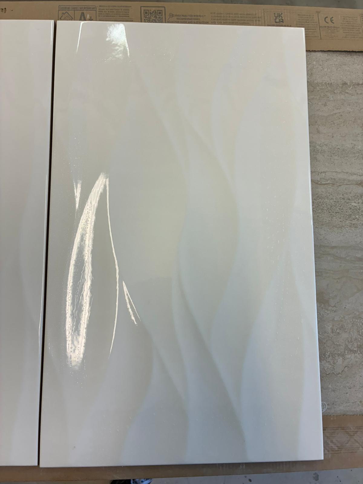 seinälaatta blancos ondas